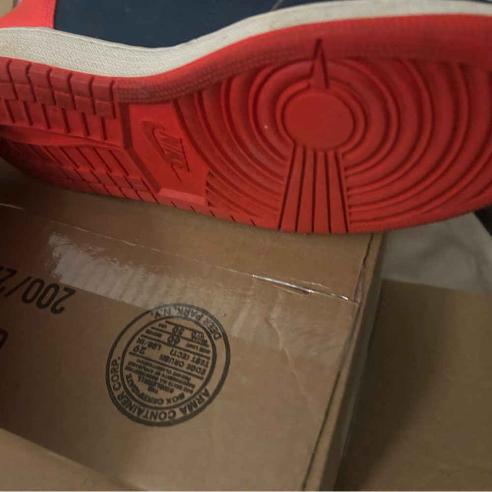 Nike shoes - Picture 4 of 8